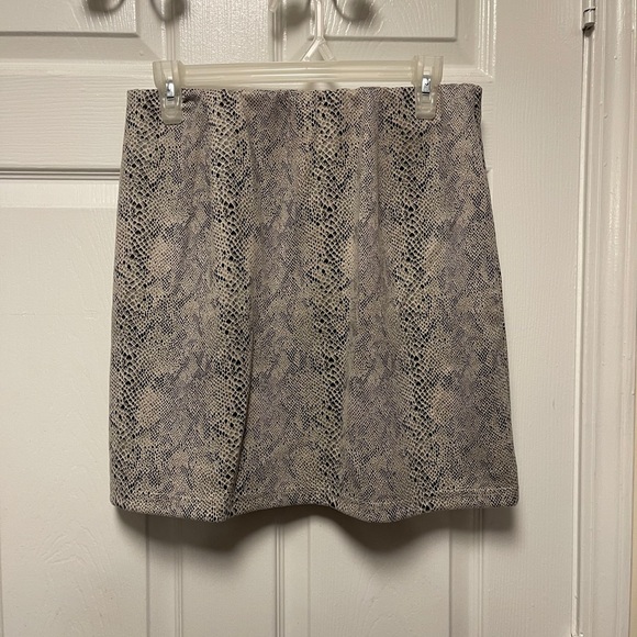 Snake Mini skirt - Picture 2 of 3